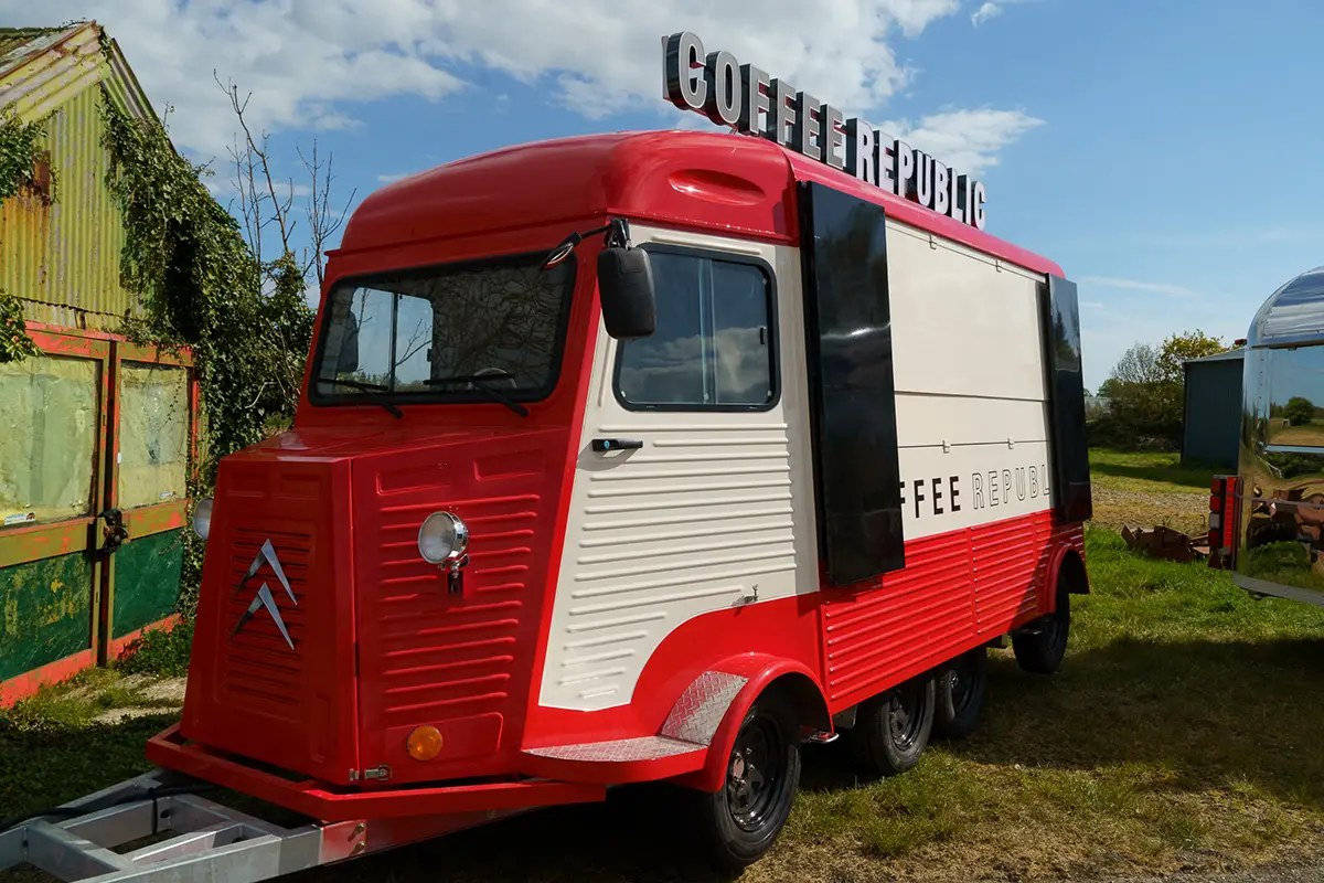 Citroen HY trailer photo 11