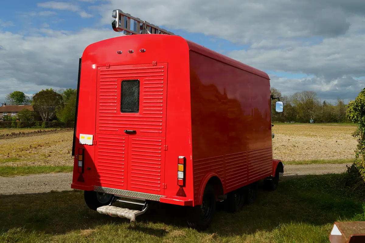 Citroen HY trailer photo 12