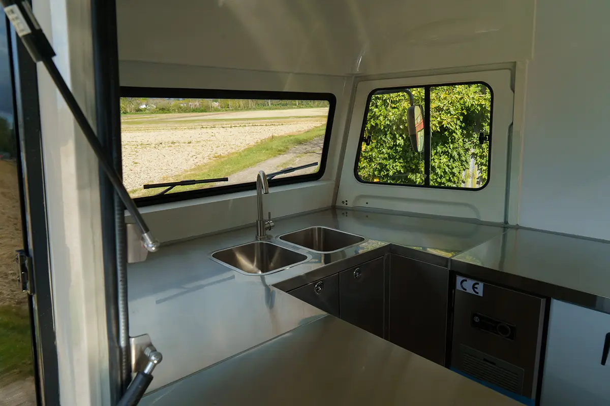 Citroen HY trailer photo 8